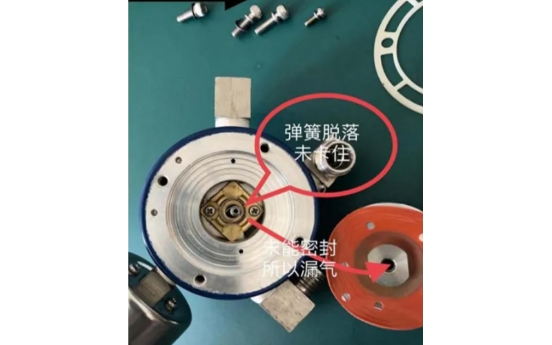 乐鱼(中国)门定位器放大器漏气维修处理